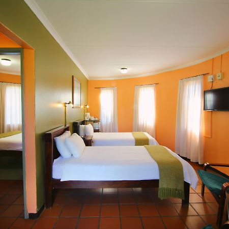 Kalahari Arms Hotel Khemsbok Екстериор снимка