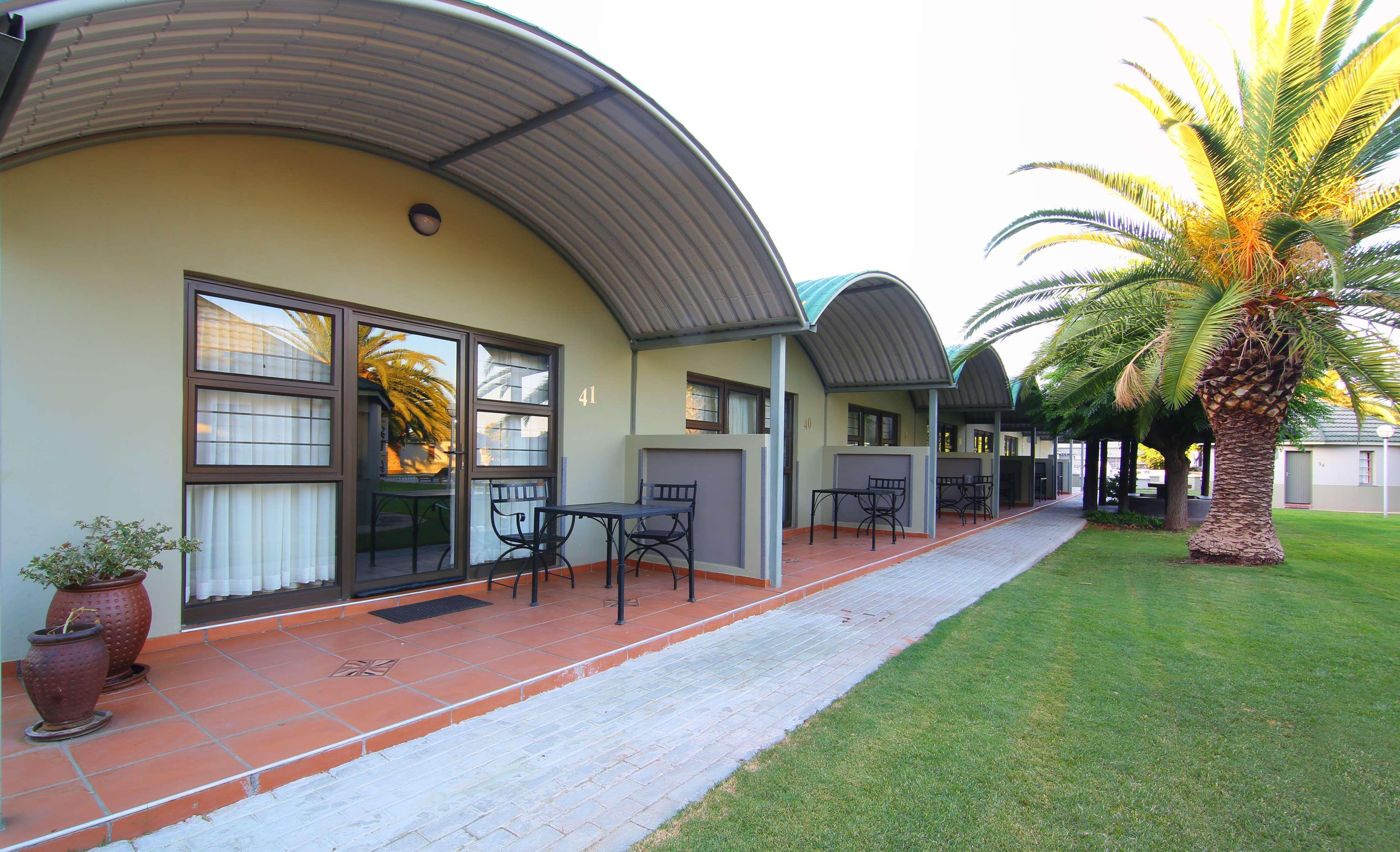 Kalahari Arms Hotel Khemsbok Екстериор снимка