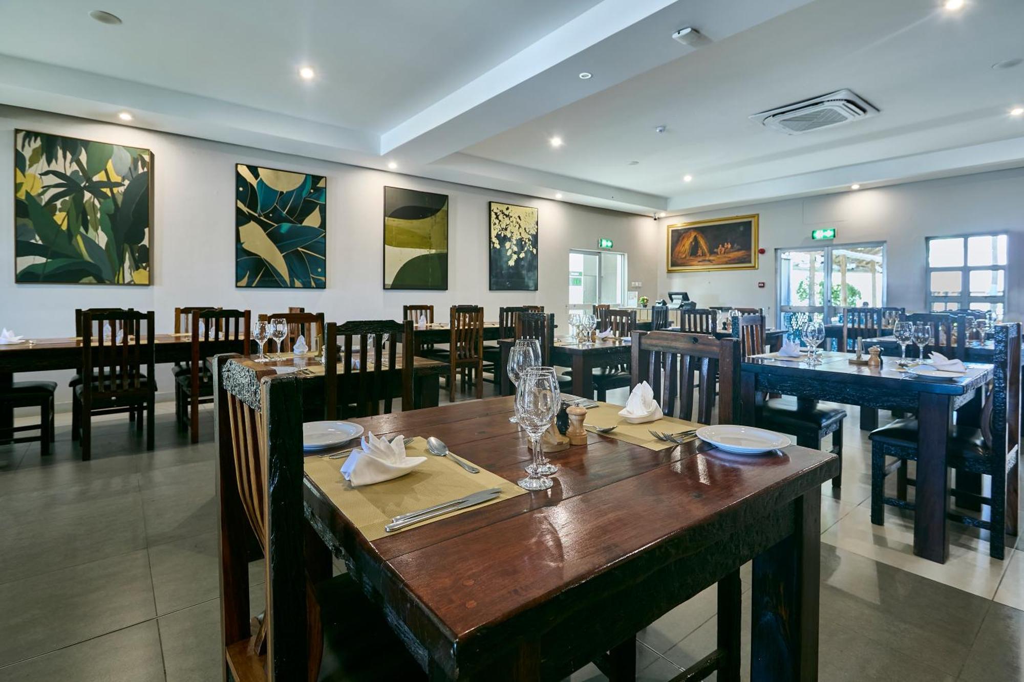 Kalahari Arms Hotel Khemsbok Екстериор снимка