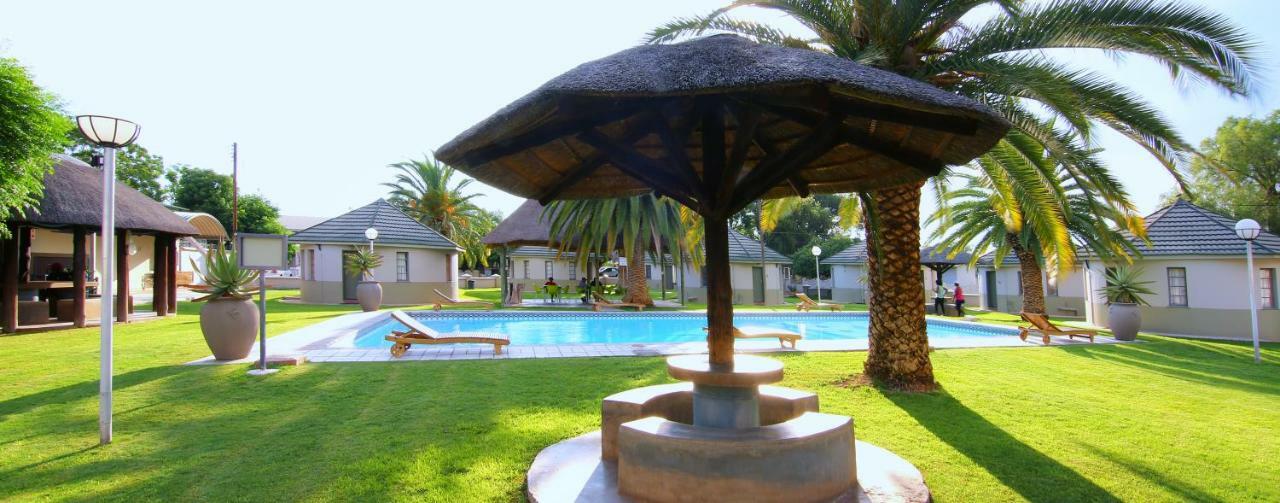 Kalahari Arms Hotel Khemsbok Екстериор снимка
