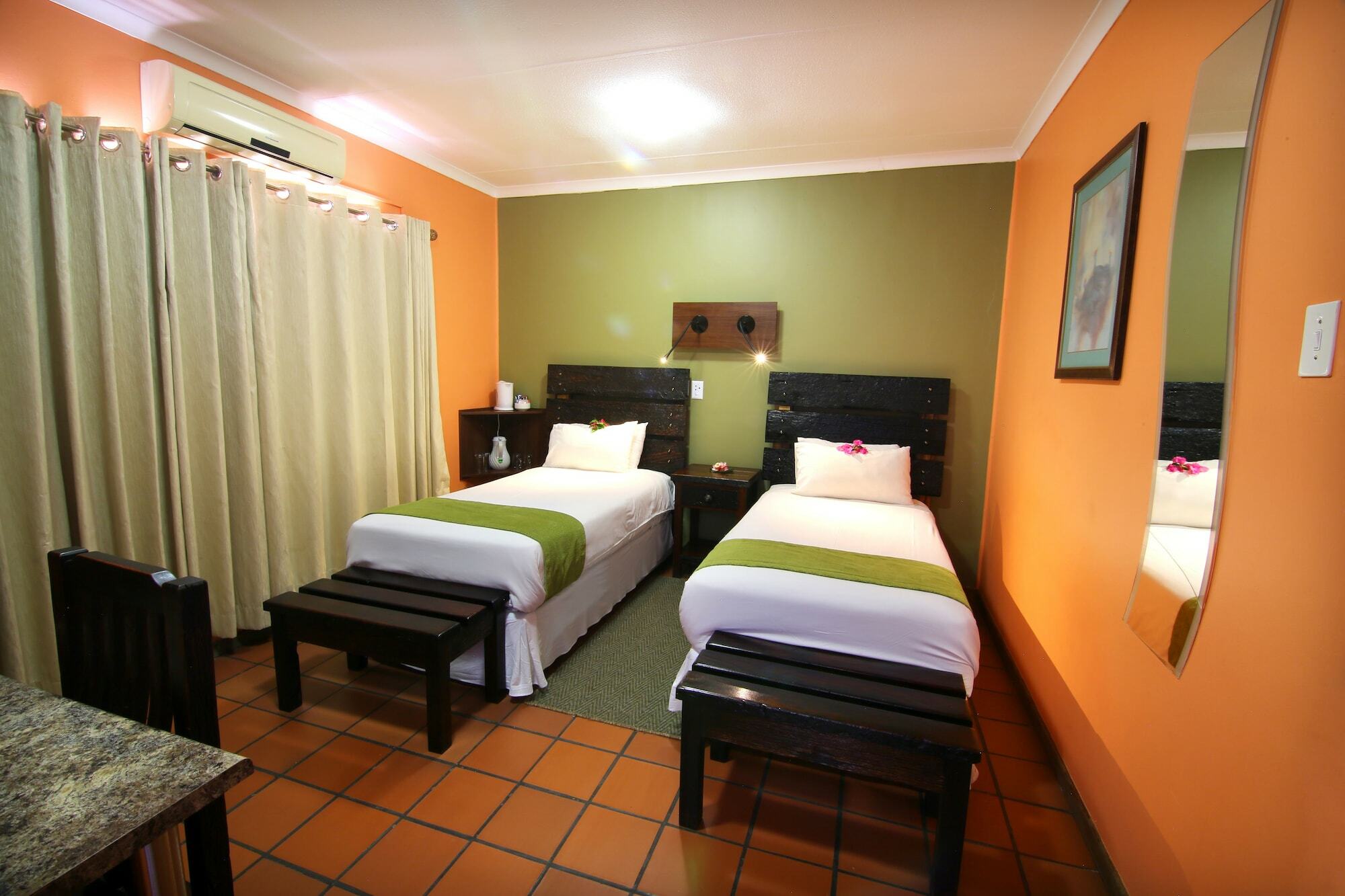 Kalahari Arms Hotel Khemsbok Екстериор снимка