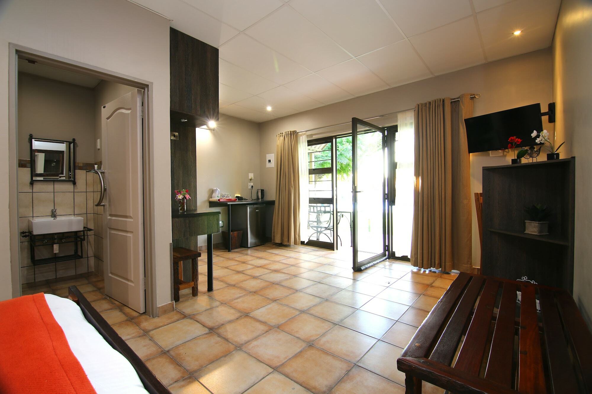 Kalahari Arms Hotel Khemsbok Екстериор снимка