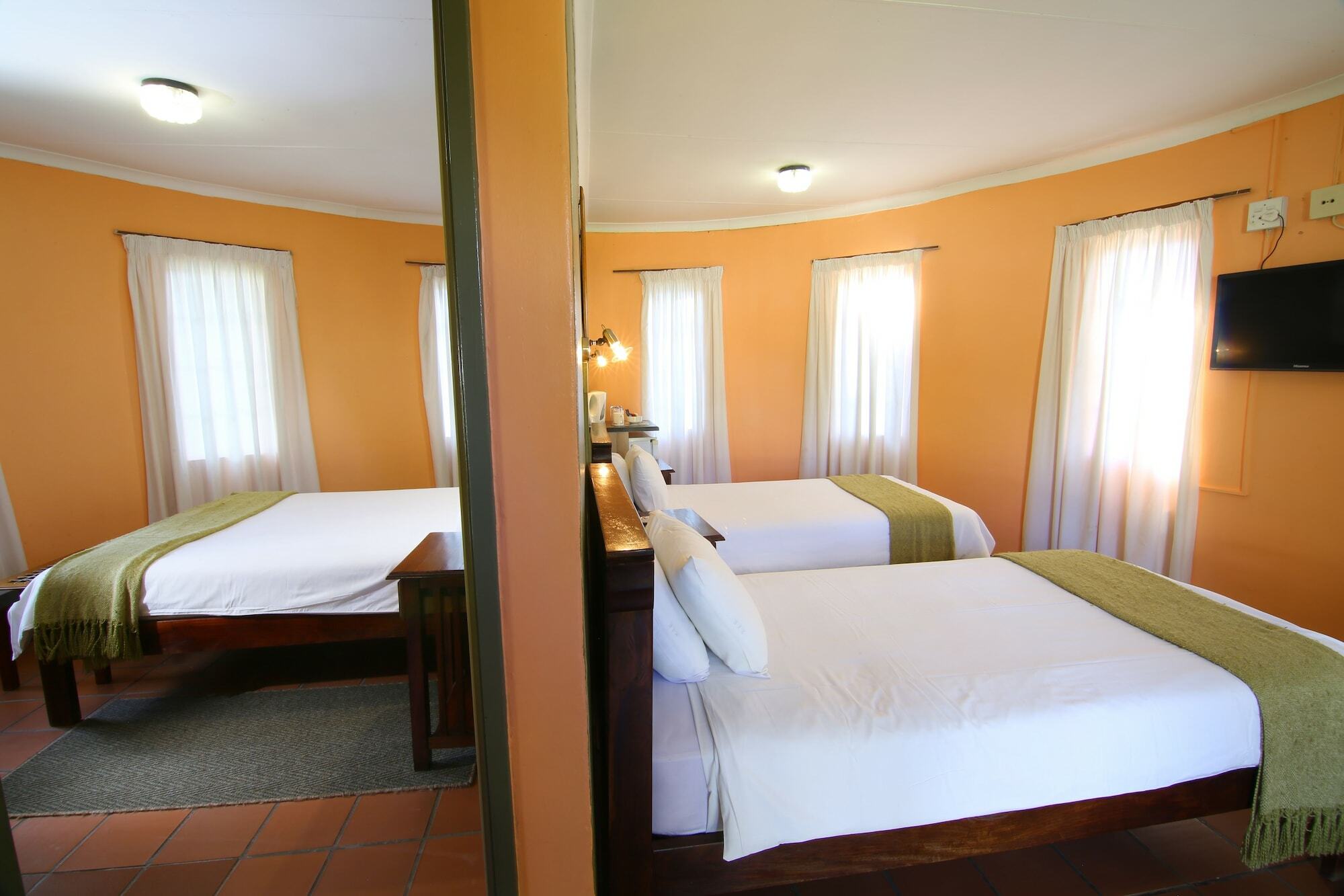 Kalahari Arms Hotel Khemsbok Екстериор снимка